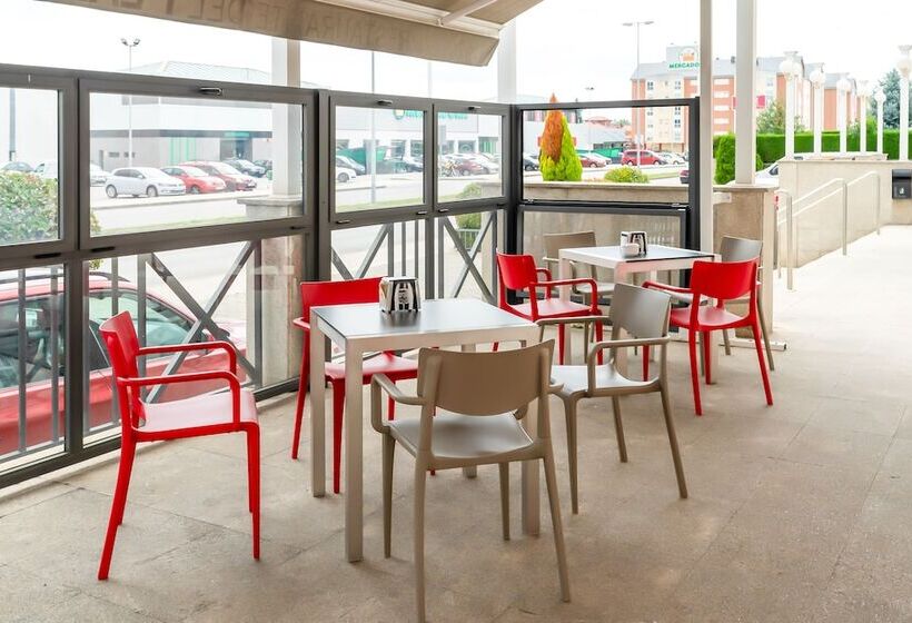 فندق Ponferrada Plaza