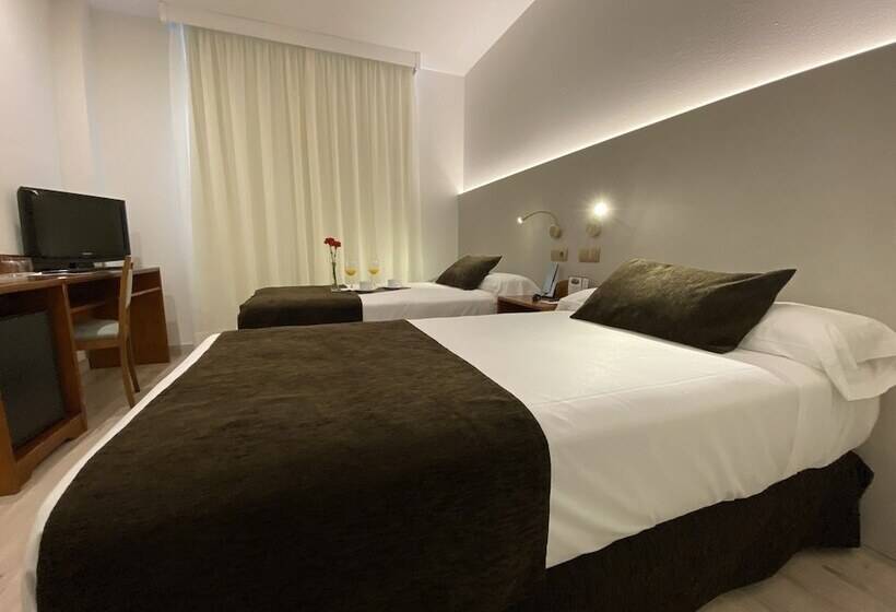 فندق Ponferrada Plaza