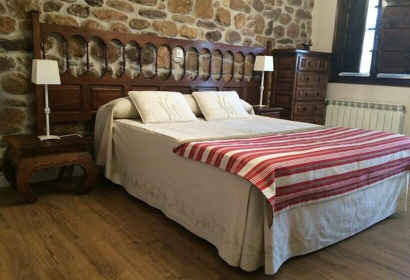 בית מלון כפרי Posada Real La Montañesa