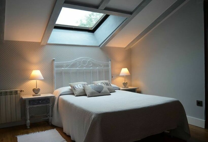 בית מלון כפרי Posada Real La Montañesa