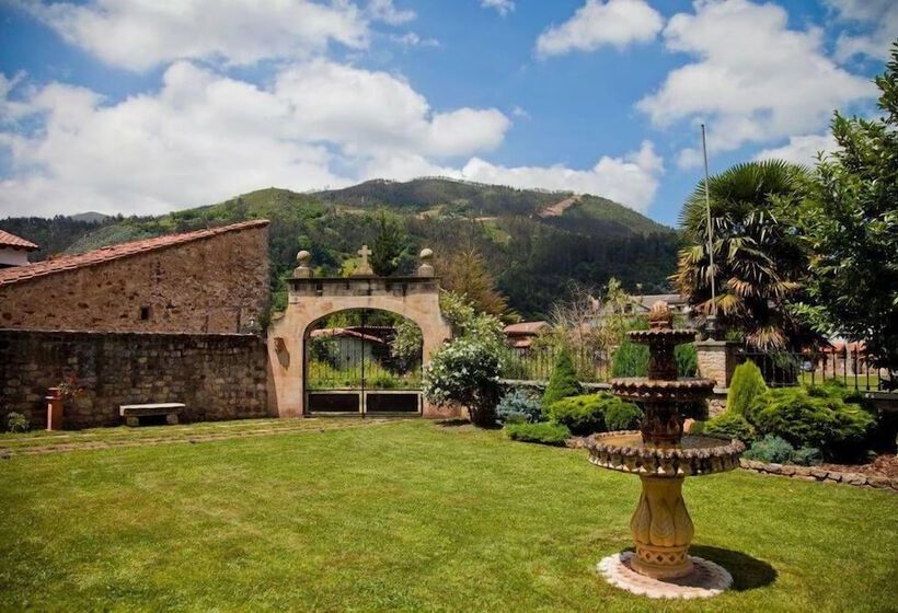 בית מלון כפרי Posada Real La Montañesa