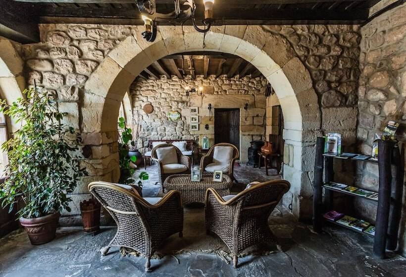 בית מלון כפרי Posada Real La Montañesa