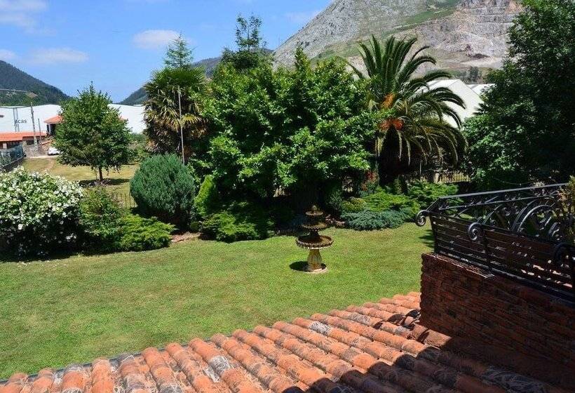 בית מלון כפרי Posada Real La Montañesa