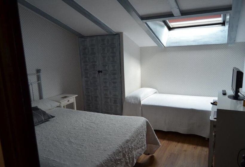 בית מלון כפרי Posada Real La Montañesa