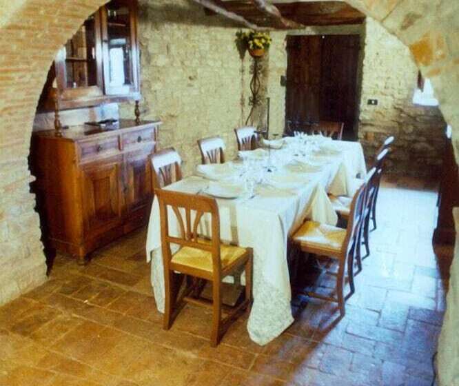 فندق Relais San Pietro In Polvano