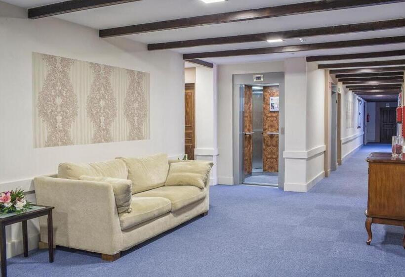 Отель Rosaleda Don Pedro