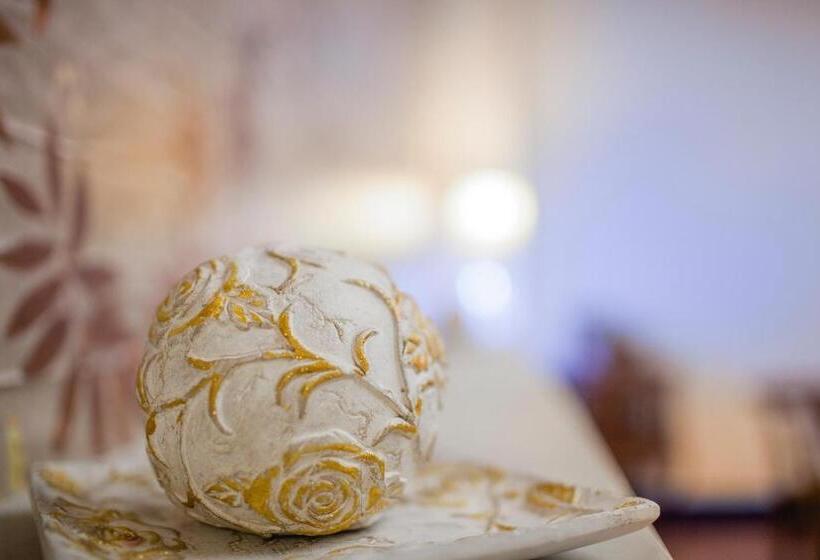 Отель Rosaleda Don Pedro