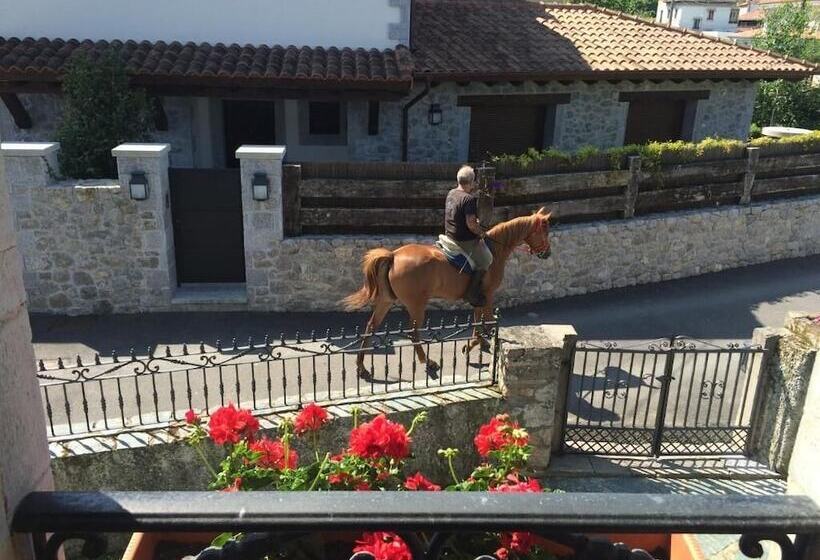 هتل روستایی La Casona De Nueva