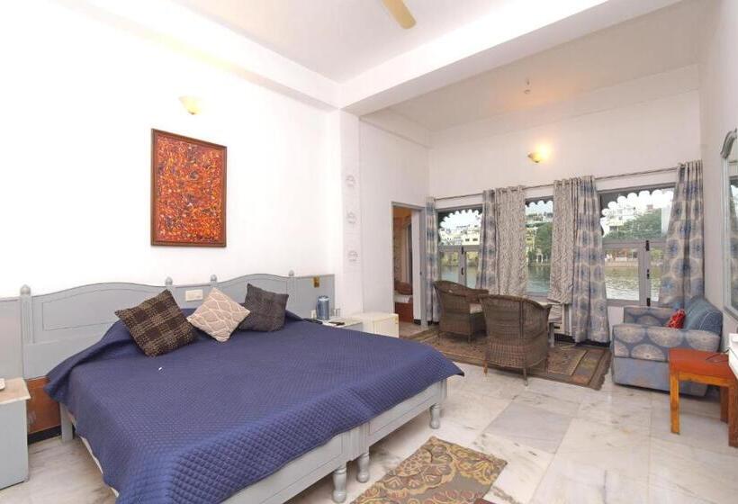 Sarovar   Lake Facing Boutique Hotel On Lake Pichola