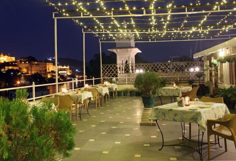 Sarovar   Lake Facing Boutique Hotel On Lake Pichola