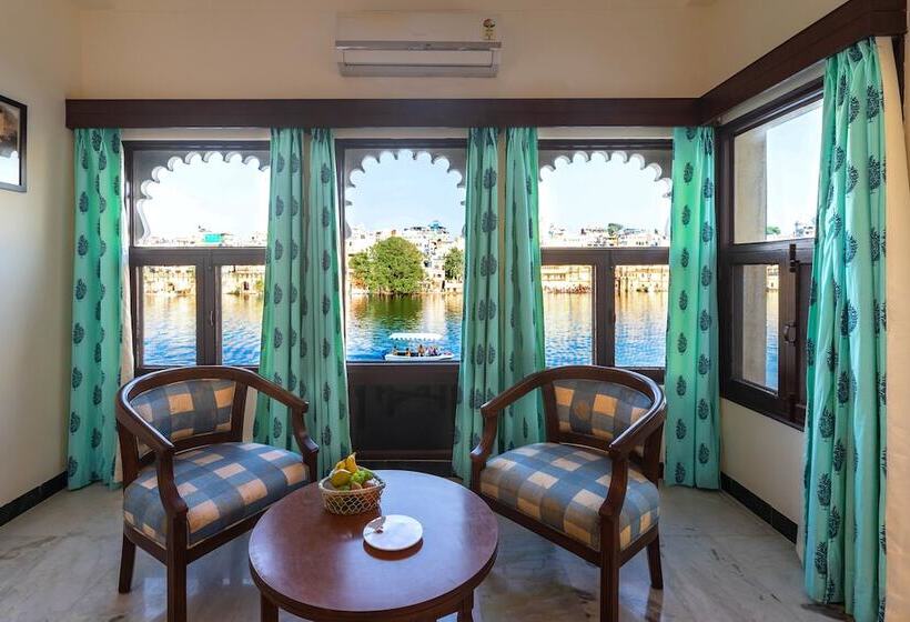 Sarovar   Lake Facing Boutique Hotel On Lake Pichola
