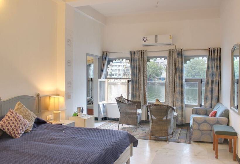 Sarovar   Lake Facing Boutique Hotel On Lake Pichola