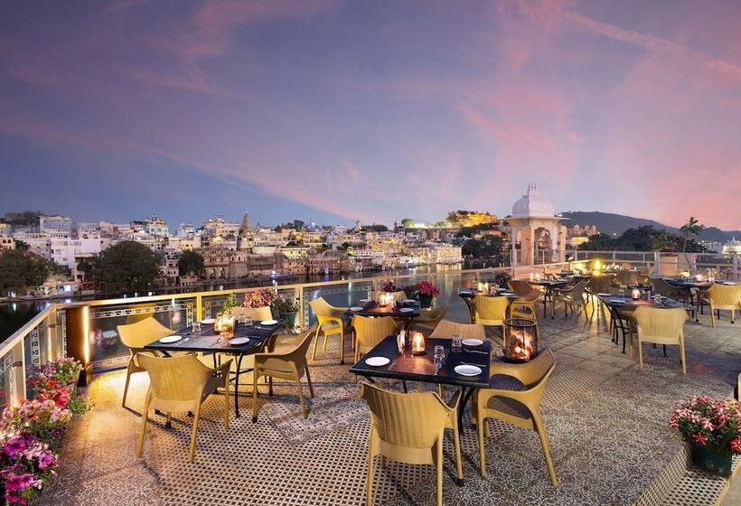 Sarovar   Lake Facing Boutique Hotel On Lake Pichola