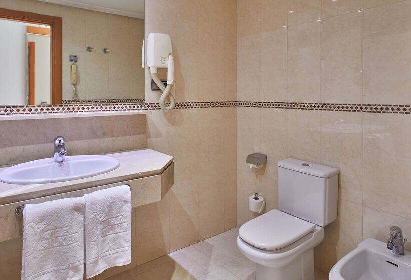 ホテル Silken Luis De Leon