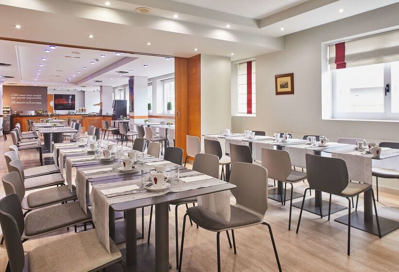 ホテル Silken Luis De Leon