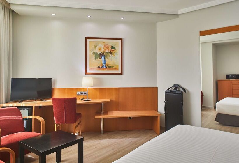 ホテル Silken Luis De Leon