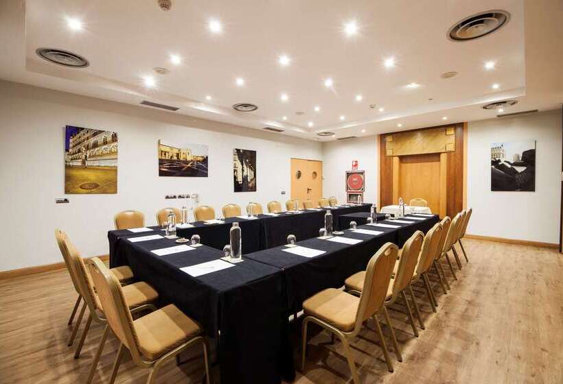 ホテル Silken Luis De Leon