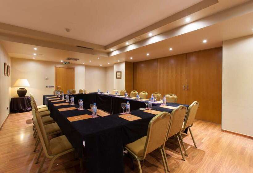 ホテル Silken Luis De Leon