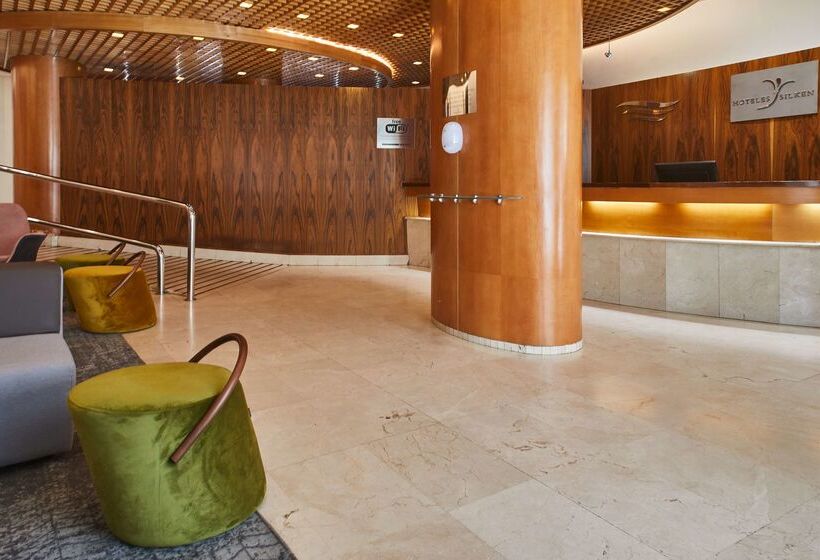 ホテル Silken Luis De Leon