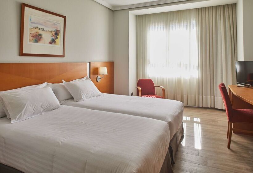 ホテル Silken Luis De Leon