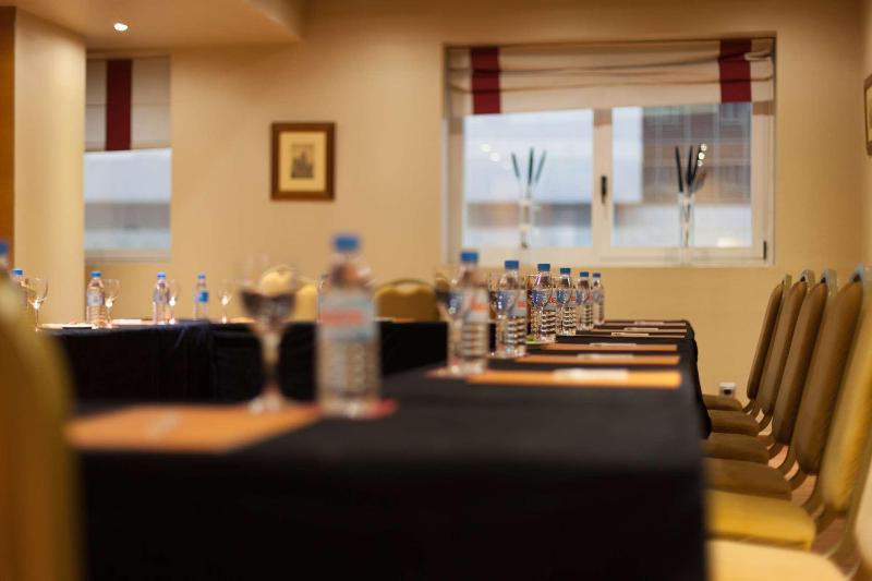 ホテル Silken Luis De Leon