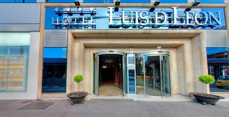 ホテル Silken Luis De Leon