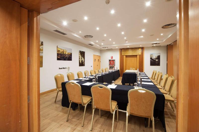 ホテル Silken Luis De Leon