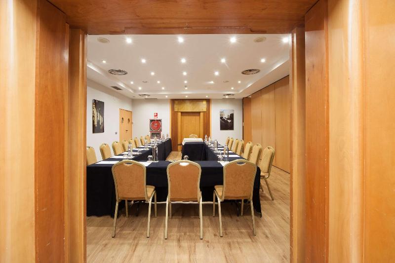 ホテル Silken Luis De Leon