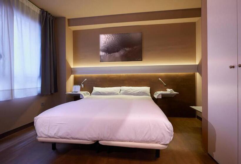 هتل Silken Monumental Naranco