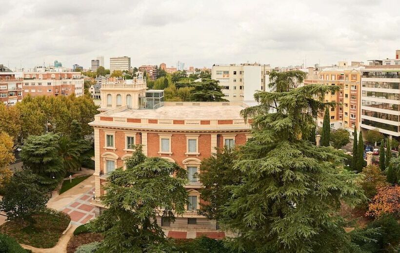 هتل Suites Barrio De Salamanca