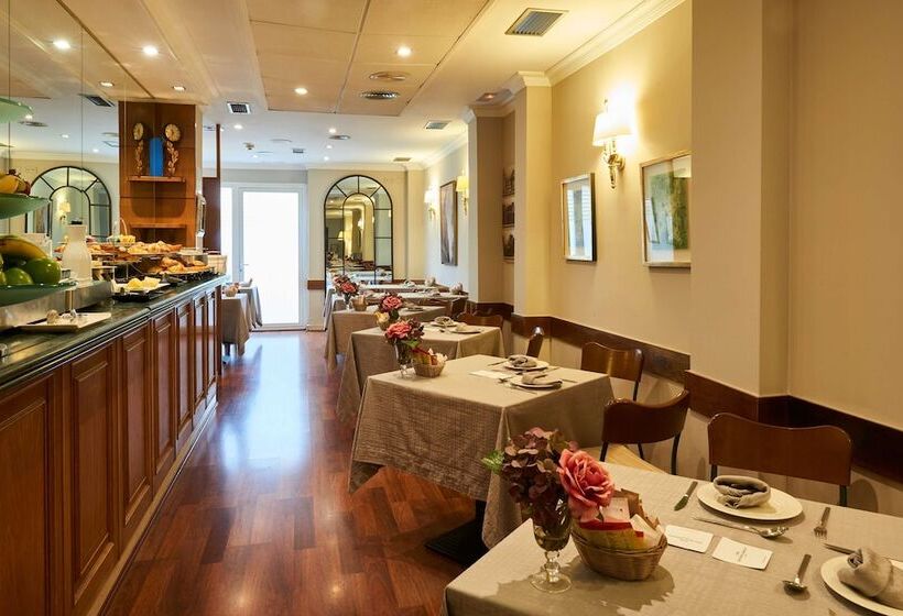 هتل Suites Barrio De Salamanca