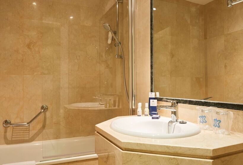 هتل Suites Barrio De Salamanca