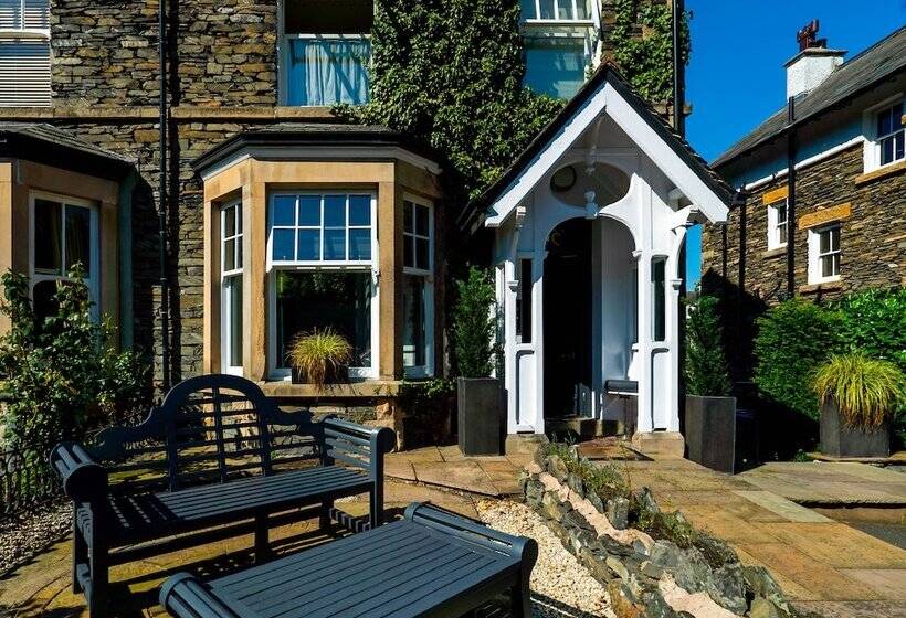 בית מלון כפרי The Cranleigh Boutique