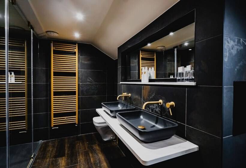 בית מלון כפרי The Cranleigh Boutique