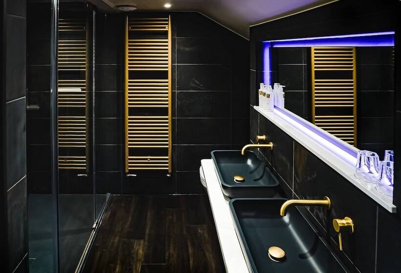 בית מלון כפרי The Cranleigh Boutique