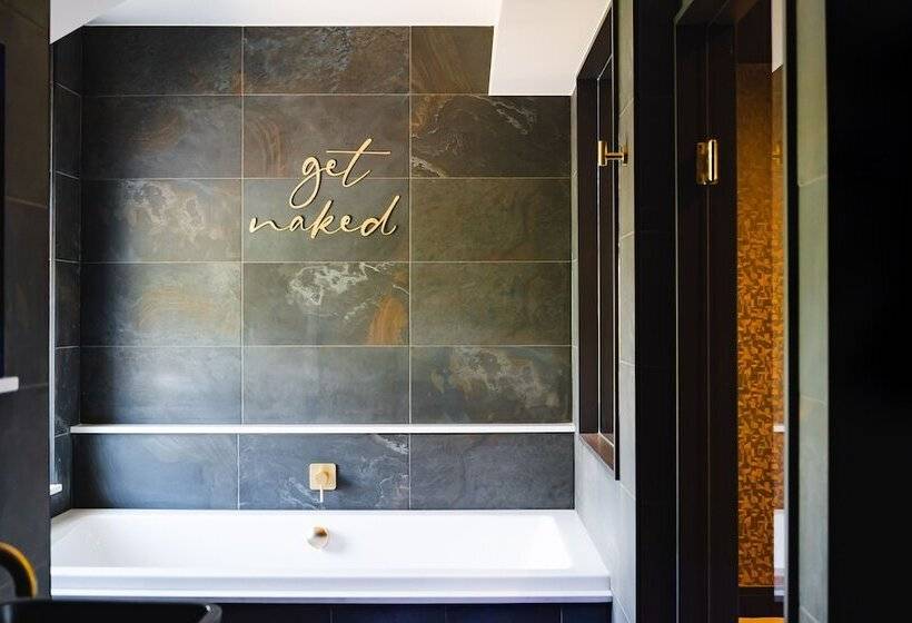 בית מלון כפרי The Cranleigh Boutique