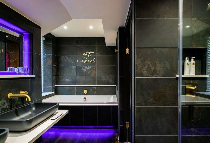 בית מלון כפרי The Cranleigh Boutique