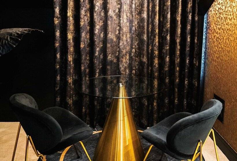 בית מלון כפרי The Cranleigh Boutique