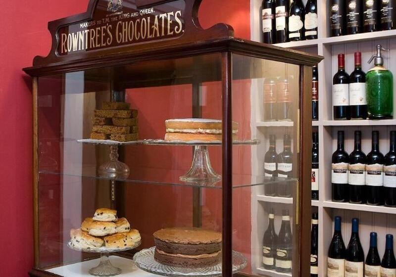 ホテル The Hideaway At Windermere