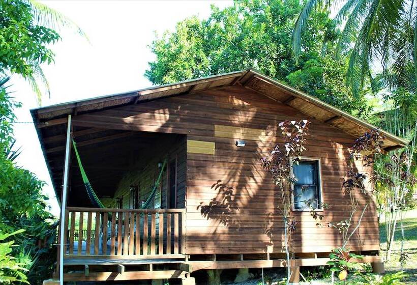 ホテル The Log Cabinn