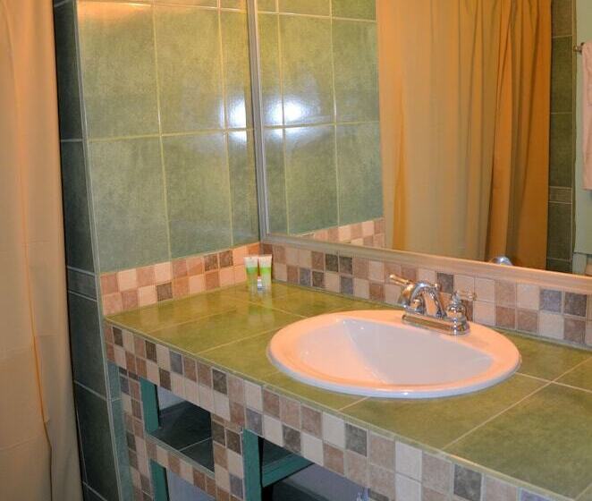 호텔 The Log Cabinn