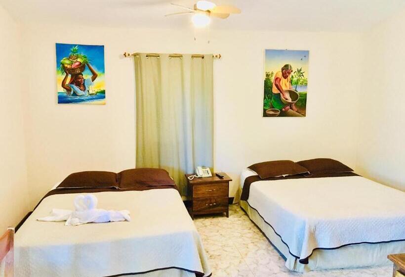 호텔 The Log Cabinn