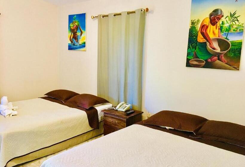 酒店 The Log Cabinn