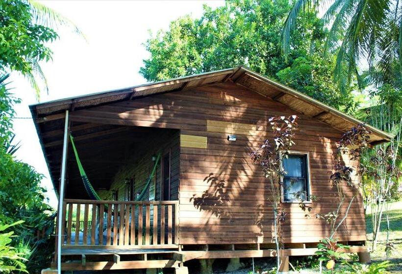 ホテル The Log Cabinn