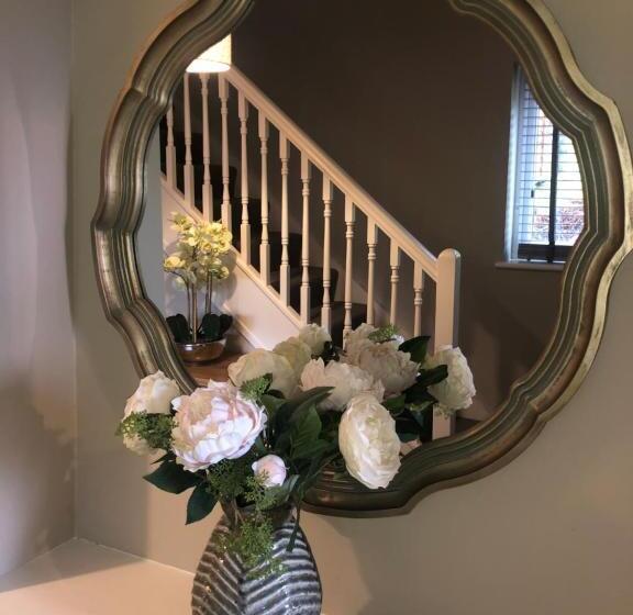 Отель The Mary Mount