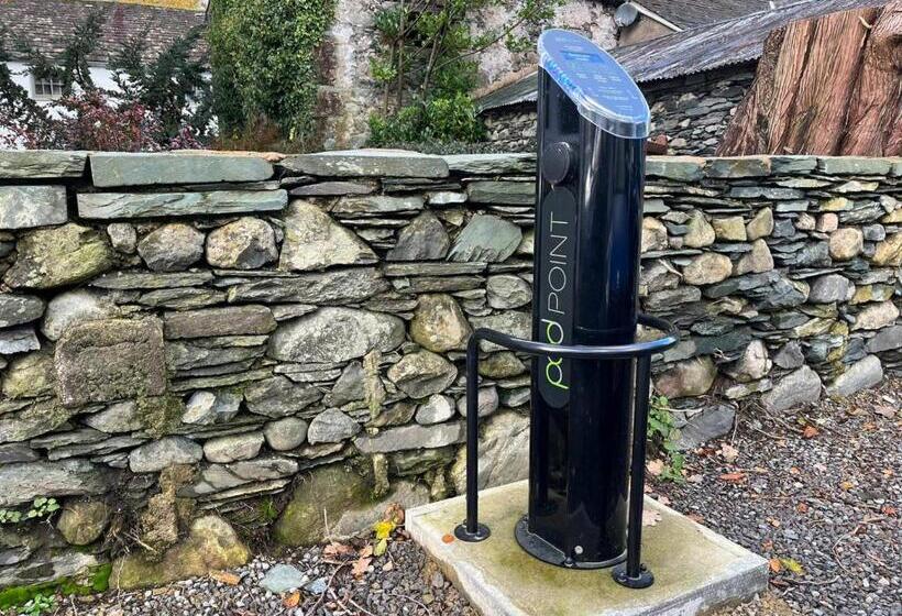 בית מלון כפרי Royal Oak