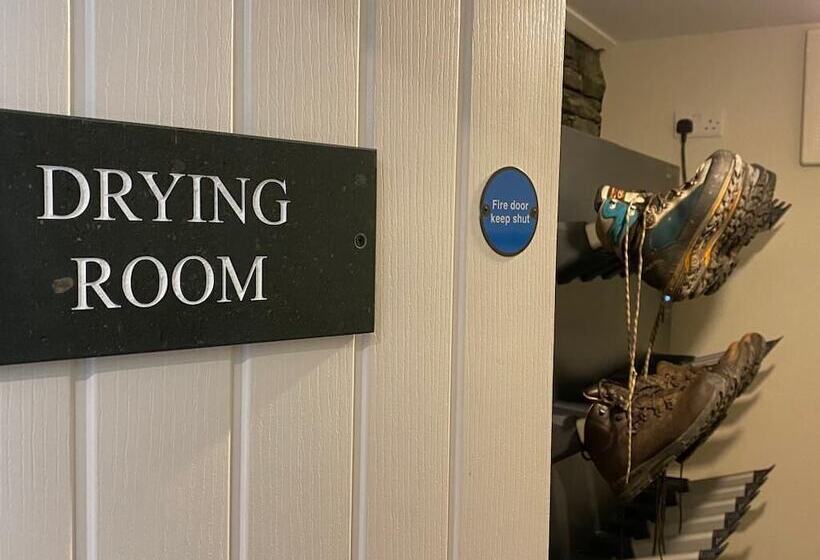 בית מלון כפרי Royal Oak