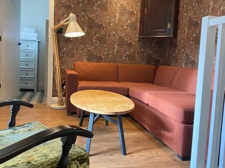 בית מלון כפרי Royal Oak