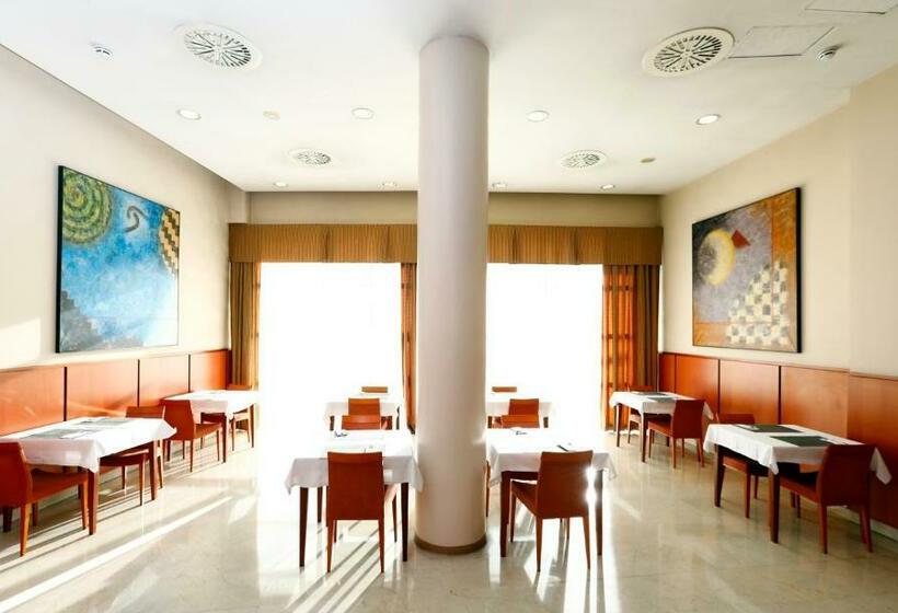 בית מלון כפרי Travelodge Madrid Coslada Airport