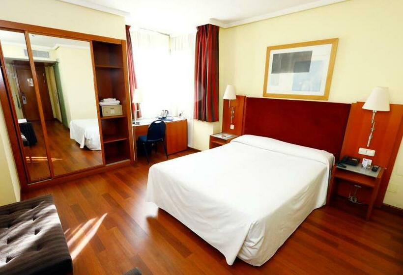 هتل Travelodge Madrid Coslada Airport